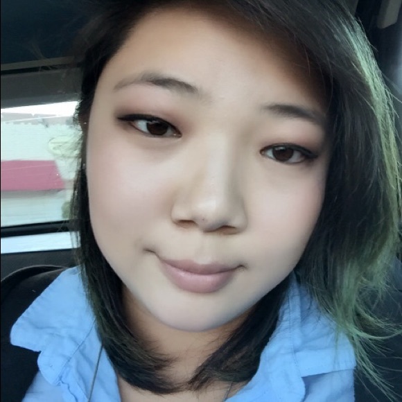 Profile Picture of Anh Tang (@anhtang1017) on Poshmark