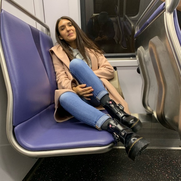 Profile Picture of Alexandra Avendano (@gabaalex01) on Poshmark