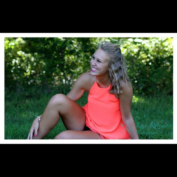 Profile Picture of Brianna Shively (@brishively) on Poshmark