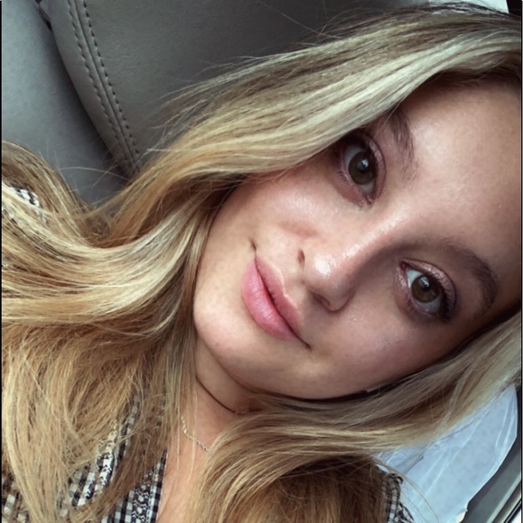 Profile Picture of Mariah Tarantino (@mariahtarantino) on Poshmark