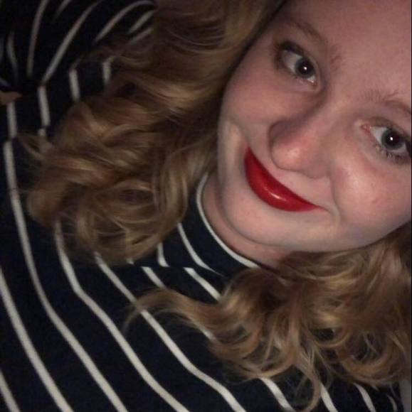 Profile Picture of Julia Sullivan (@jsullivan101) on Poshmark
