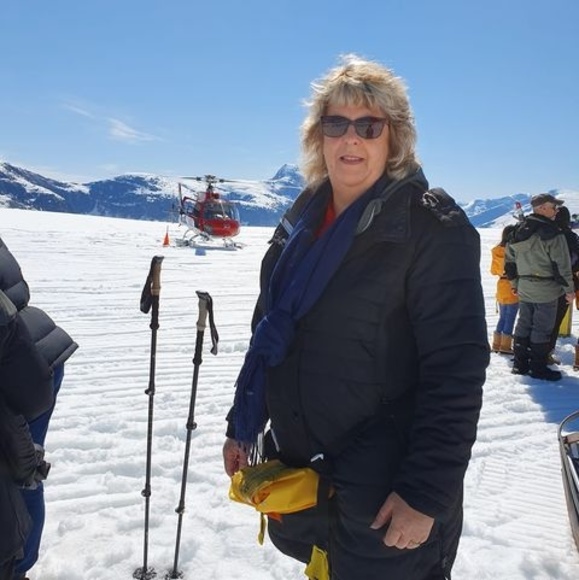 Helen Ayton - Poshmark Profile Picture of Helen Ayton (@helenayton) on Poshmark