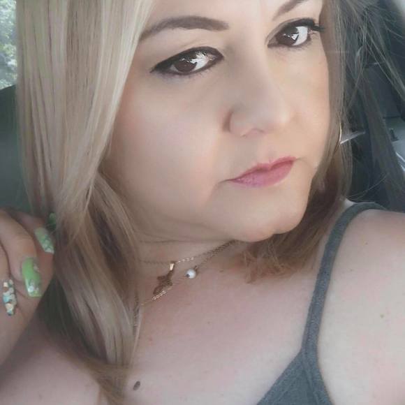 Profile Picture of Marieli Rivera (@marimerca) on Poshmark