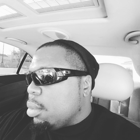 Profile Picture of Chris Mitchell (@pierre1204) on Poshmark
