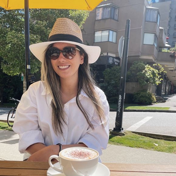 Profile Picture of Azin Balabandi (@azinbalabandi) on Poshmark