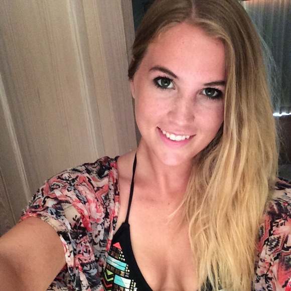 Profile Picture of Leah Flynt (@leahflynt) on Poshmark