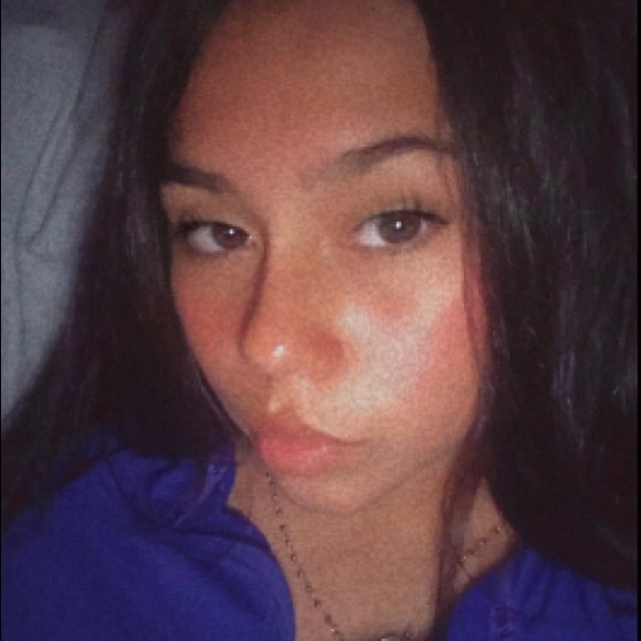 Profile Picture of Ruby Almanza (@ruby_almanza) on Poshmark