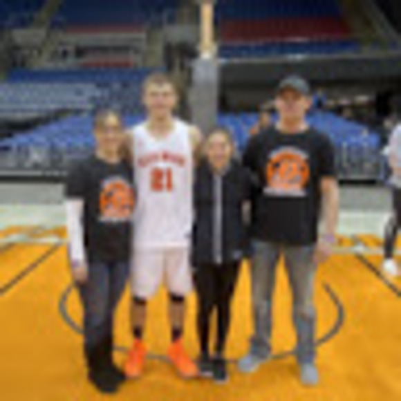 Profile Picture of Jonna Praus (@jjpraus) on Poshmark