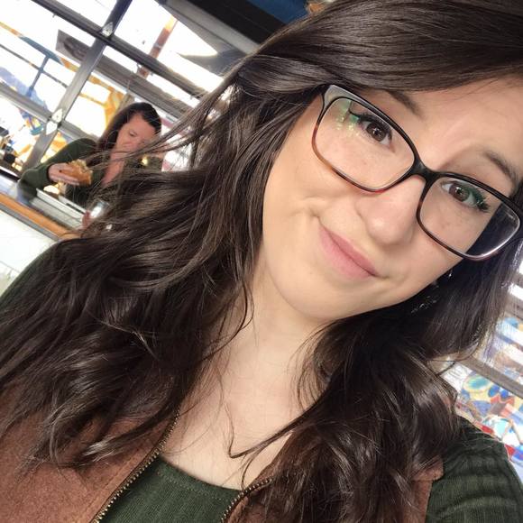 Profile Picture of Lacee Hetmer (@laceehetmer) on Poshmark