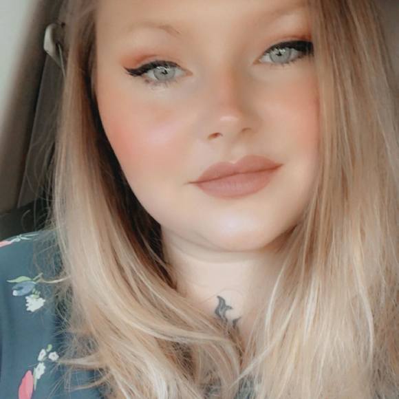 Profile Picture of Kaitlyn Stack (@kaitlyn_stack) on Poshmark