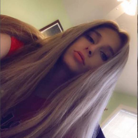 Profile Picture of Savannah Drinnon (@savannahdrinnon) on Poshmark