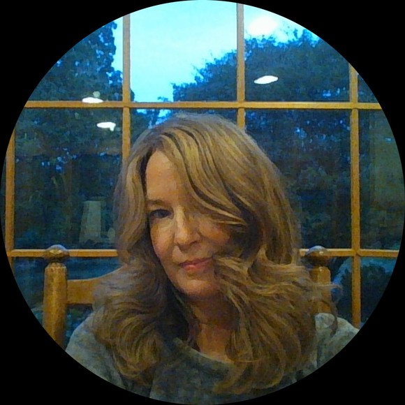 Profile Picture of Kerri Silva (@moxieboston) on Poshmark