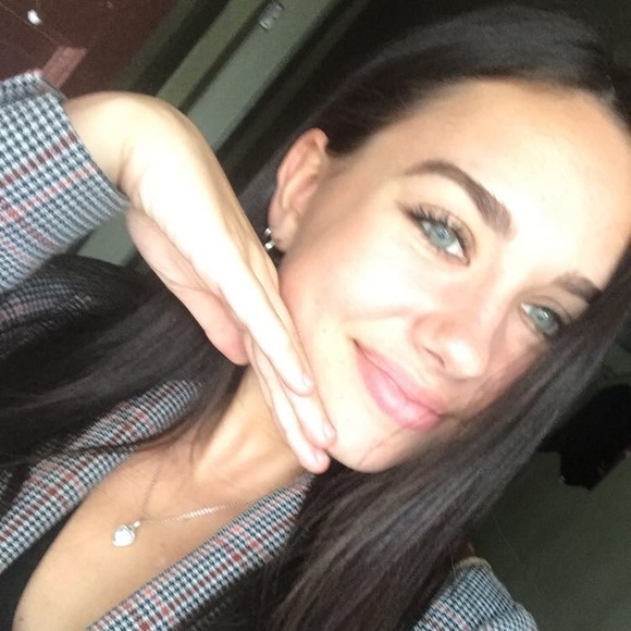 Profile Picture of Marina Firth (@marfirth4) on Poshmark