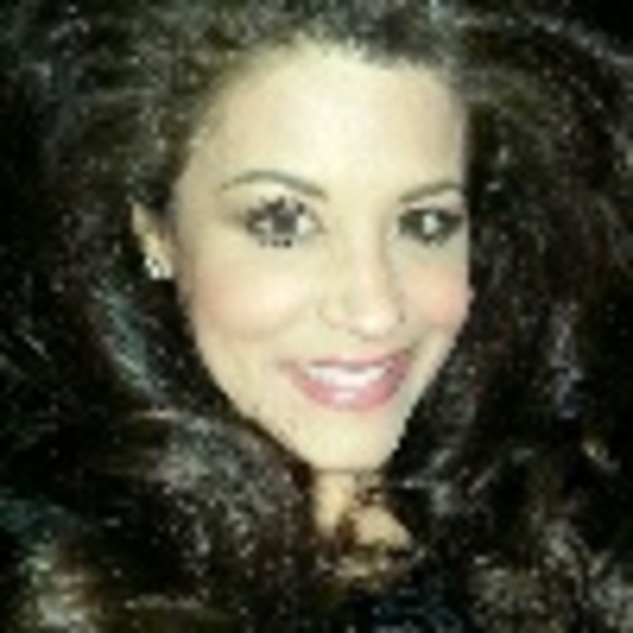 Profile Picture of Astrid Lubsey (@caribenablanca) on Poshmark