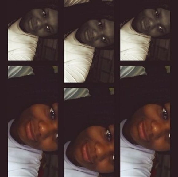 Profile Picture of Simone Young (@simoneyoung537) on Poshmark