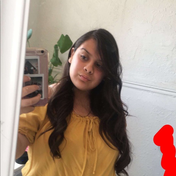 Profile Picture of Navarro Joanna (@navarro_j) on Poshmark