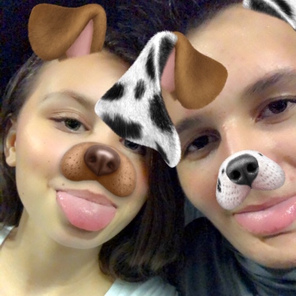 Profile Picture of Willow Moore (@willlow_grace) on Poshmark