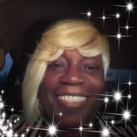 Profile Picture of Georgette Gibson (@divagirl1965) on Poshmark