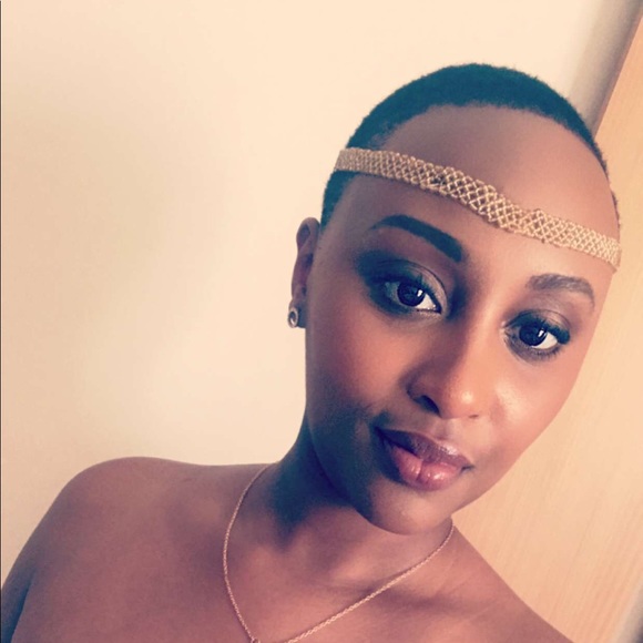 Profile Picture of Maxie Bayingana (@mbayingana) on Poshmark