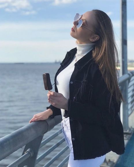 Profile Picture of Joy Morrison (@405hmo293) on Poshmark