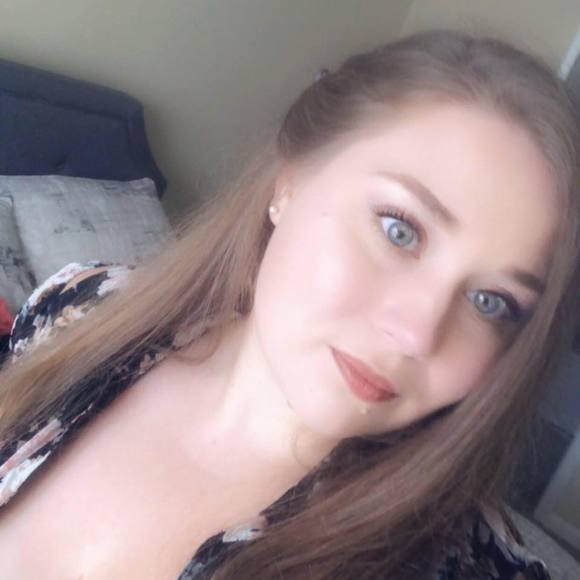 Profile Picture of Chloe Vancil (@cjv9396) on Poshmark