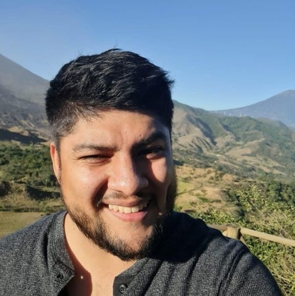 Profile Picture of Geovanni Loarca (@geovanniloarca) on Poshmark