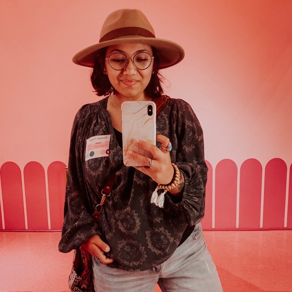 Profile Picture of Tiffany Hahn (@thehahnestlife) on Poshmark