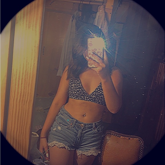 Profile Picture of Destiny Toups (@destiny_toups) on Poshmark