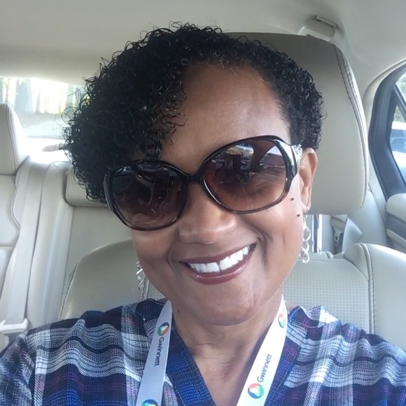 Profile Picture of Paula Roots (@ptroots) on Poshmark