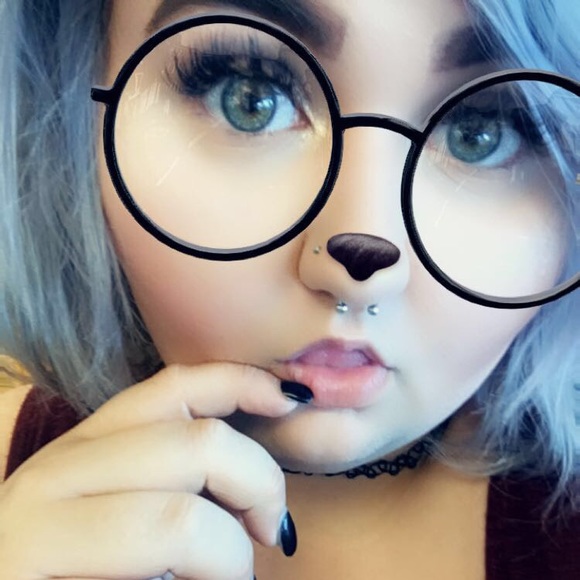 Profile Picture of Ray Pettit (@raylikescats) on Poshmark