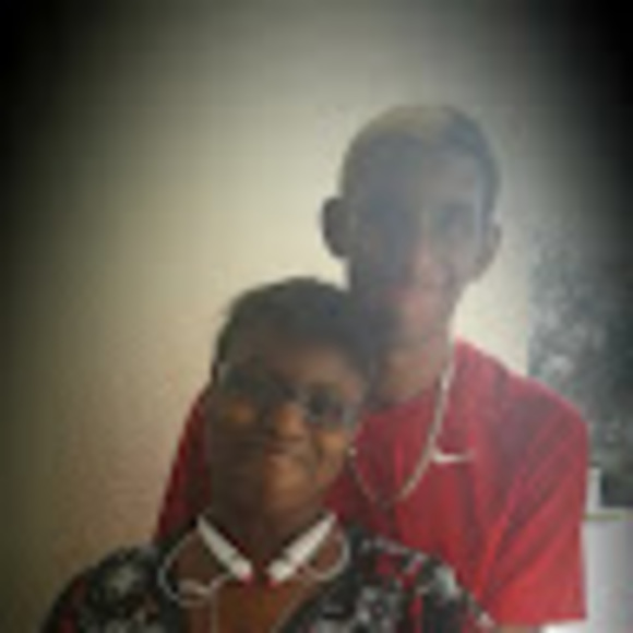 Profile Picture of Shaquita Sirmons (@shsquitas28) on Poshmark