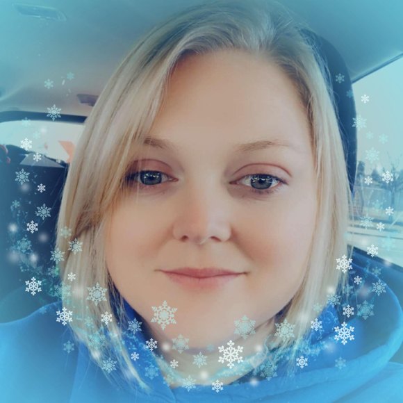 Profile Picture of Megan Gaghan (@megang1904) on Poshmark