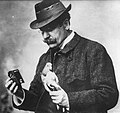 Profile Picture of Julius Neubronneron Wikipedia