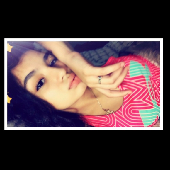 Profile Picture of Jenny Castillo (@cubanjenny10) on Poshmark