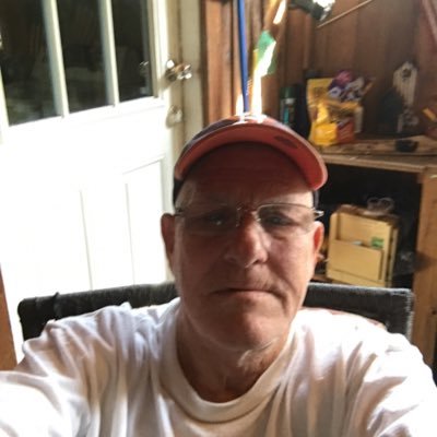 Profile Picture of George Papuga (@PapugaGeorge) on Twitter