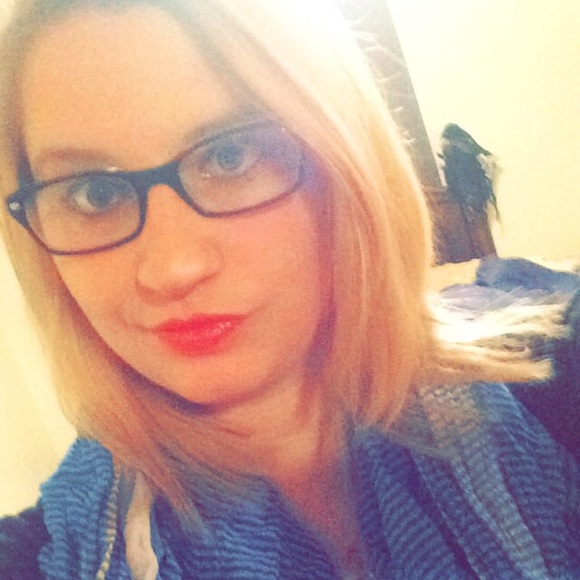 Profile Picture of Katelyn Booth (@kaywinn87) on Poshmark