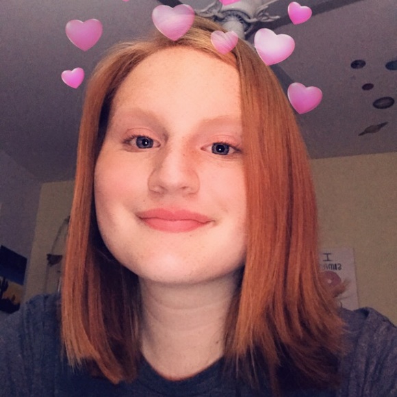 Profile Picture of Ava Grant (@avacarolyn) on Poshmark