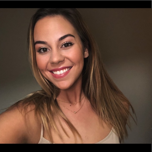 Profile Picture of Amy Krecker (@akreck) on Poshmark