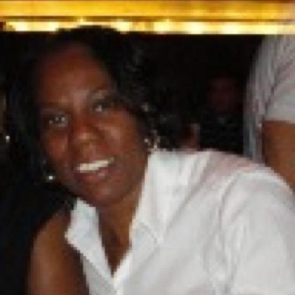 Profile Picture of Brenda Dendy (@bren2den) on Poshmark