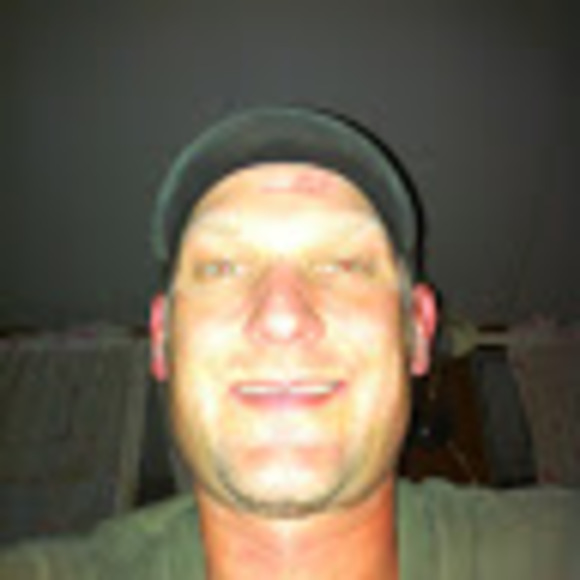 Profile Picture of Sam Lazarchick (@samlazarchick) on Poshmark