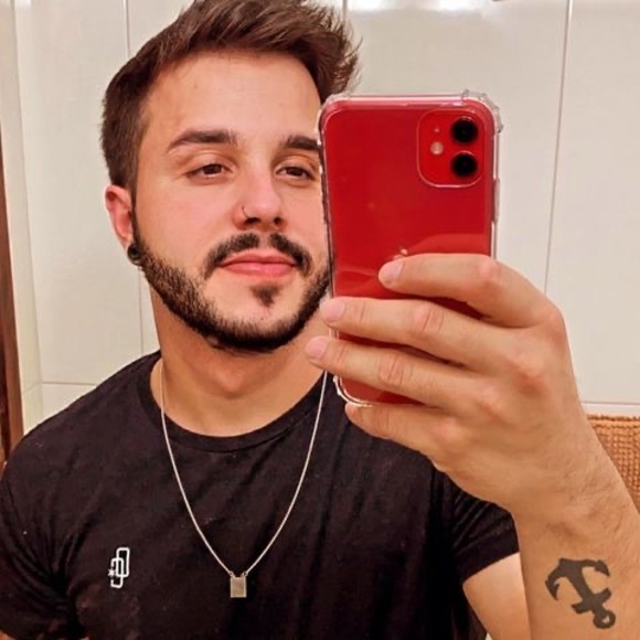 Profile Picture of João victor Dias martins (@jvictordiasm2) on Poshmark