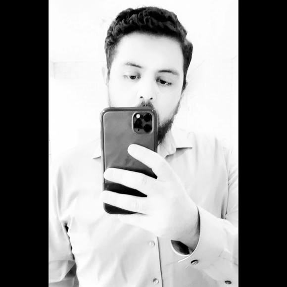 Profile Picture of Julian Castillo (@al3x_038) on Poshmark