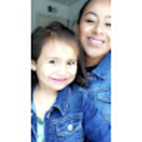 Profile Picture of Andrea Nunez (@gisellnunez39) on Poshmark