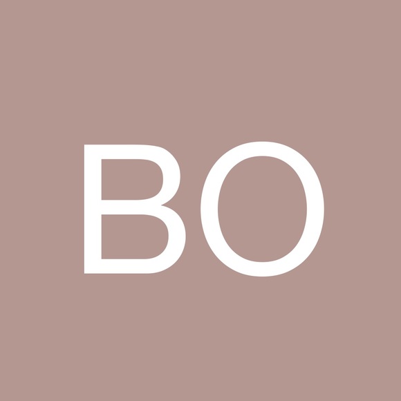 Profile Picture of Bianca Ozmercan (@ozmercan) on Poshmark