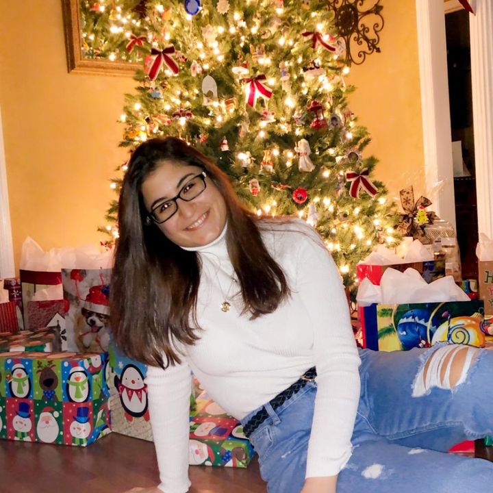 Profile Picture of Daniella LoRu (@daniellaloru) on Tiktok