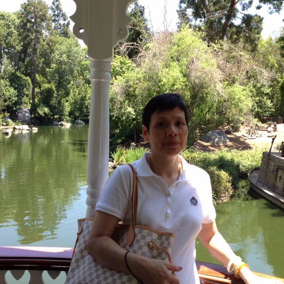 Profile Picture of Ada Wu (@yuhonghuang1966) on Poshmark