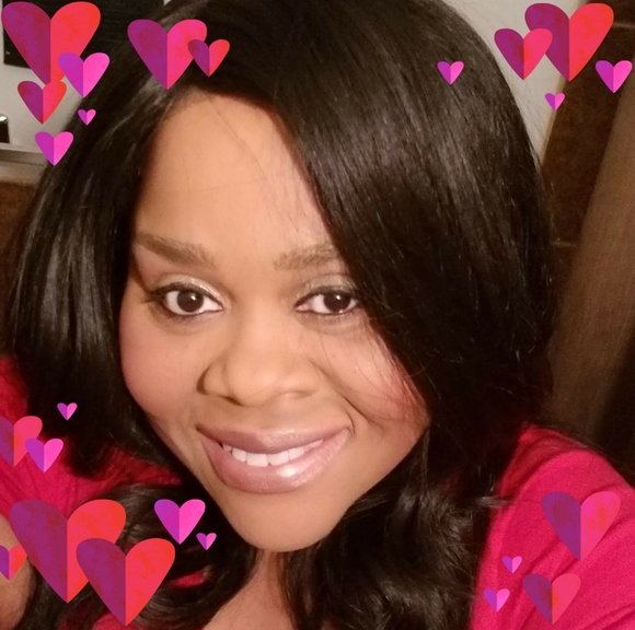 Profile Picture of Ellen Levy (@ellenlevy) on Poshmark
