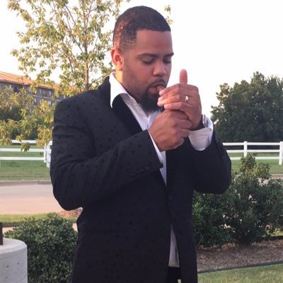 Profile Picture of Howard Hollins (@SuntanJr) on Twitter