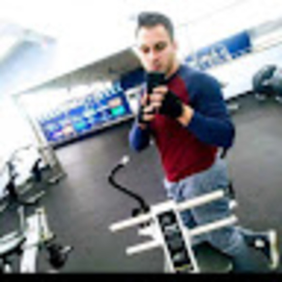 Profile Picture of Joel Fonseca (@fonseca9133437) on Poshmark