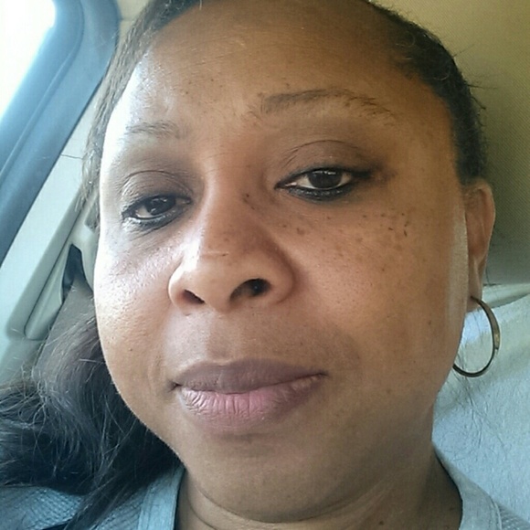 Profile Picture of Janet Davis (@janetdavis2) on Poshmark